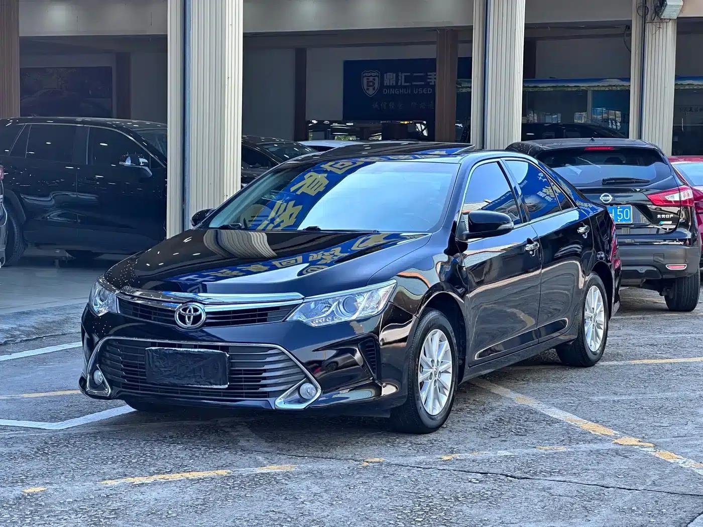 Camry 2015 2.0G Leading Edition — миниатюра 16