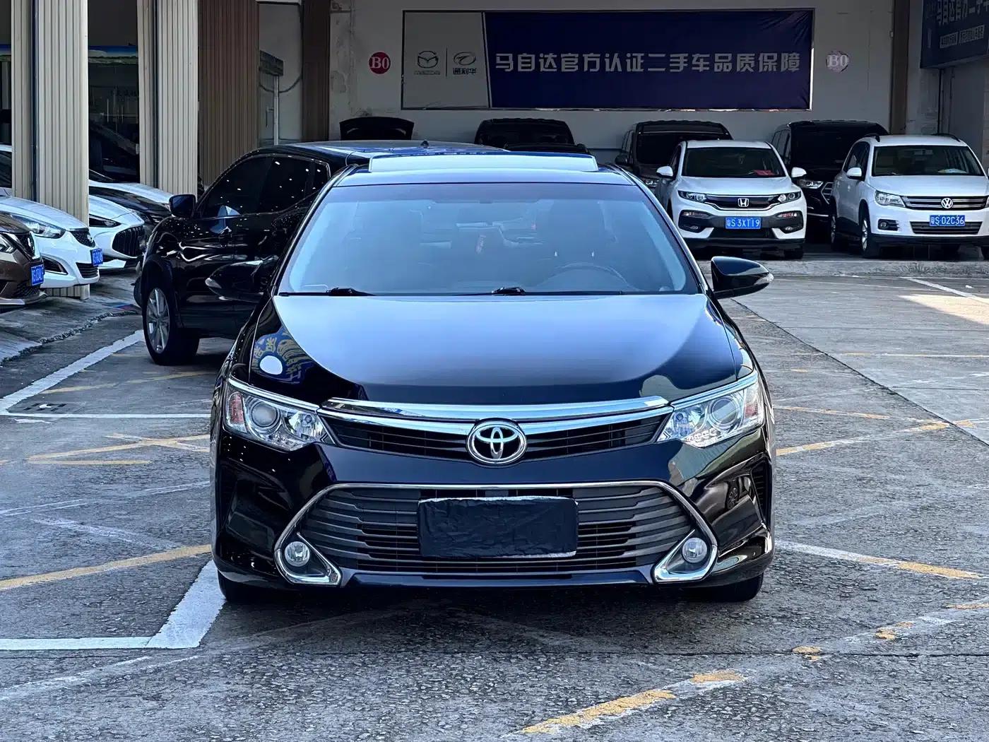 Camry 2015 2.0G Leading Edition — миниатюра 17