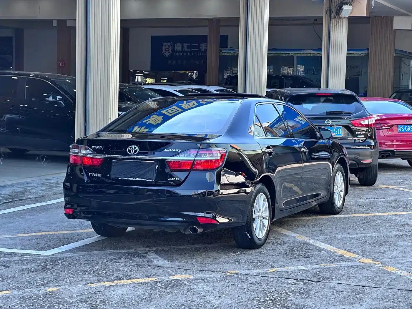 Camry 2015 2.0G Leading Edition — миниатюра 19