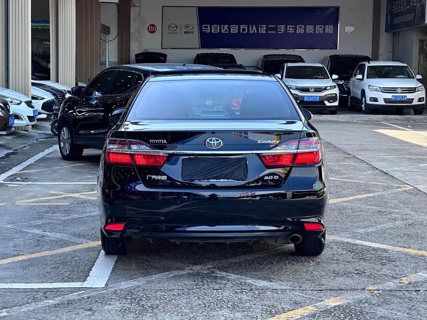 Camry 2015 2.0G Leading Edition — миниатюра 20