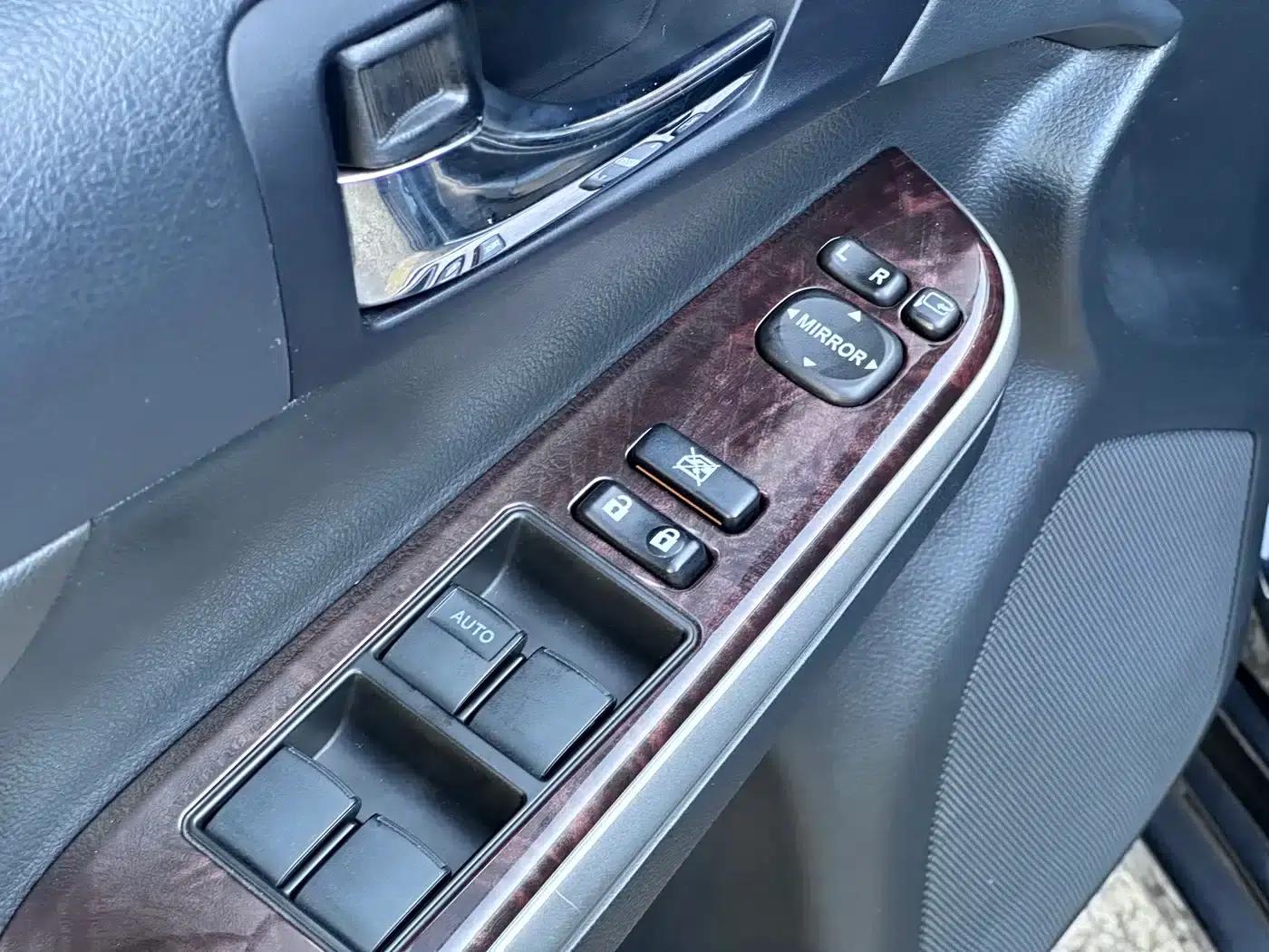 Camry 2015 2.0G Leading Edition — миниатюра 7