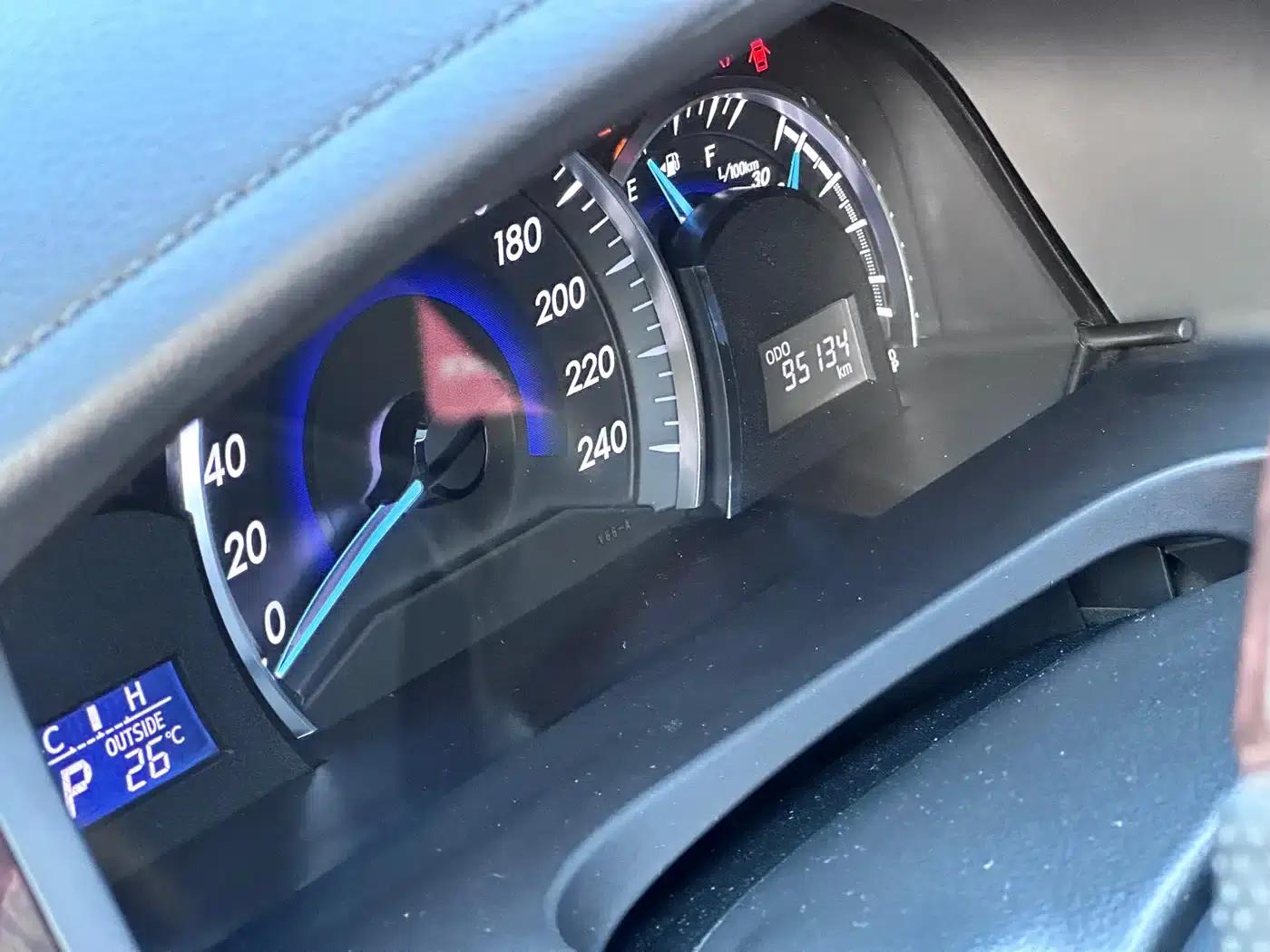 Camry 2015 2.0G Leading Edition — миниатюра 8