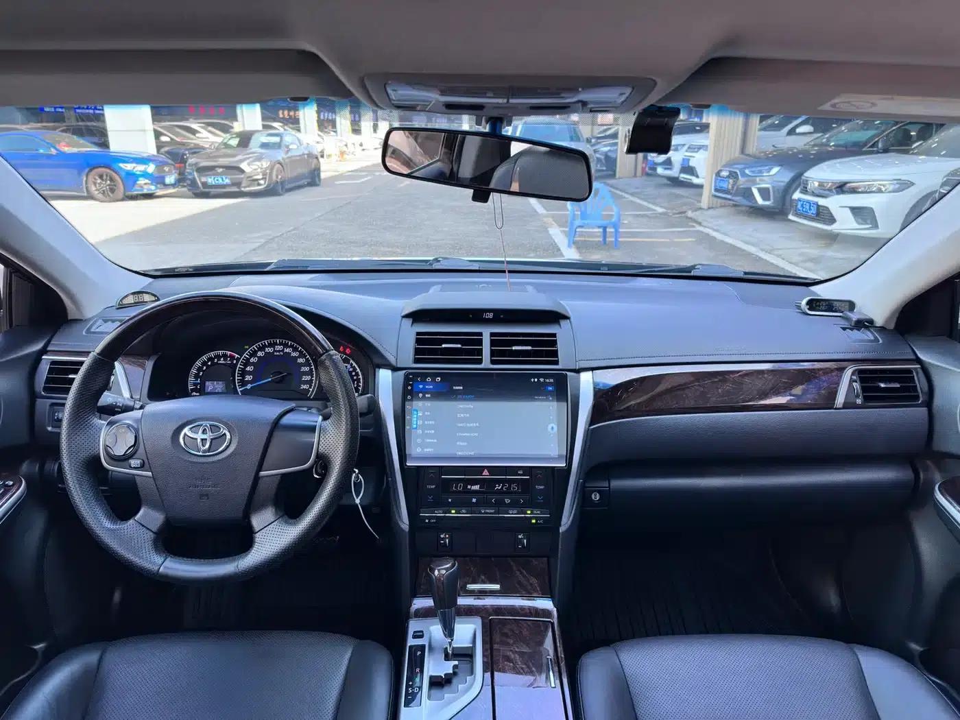 Camry 2015 2.0G Leading Edition — миниатюра 10