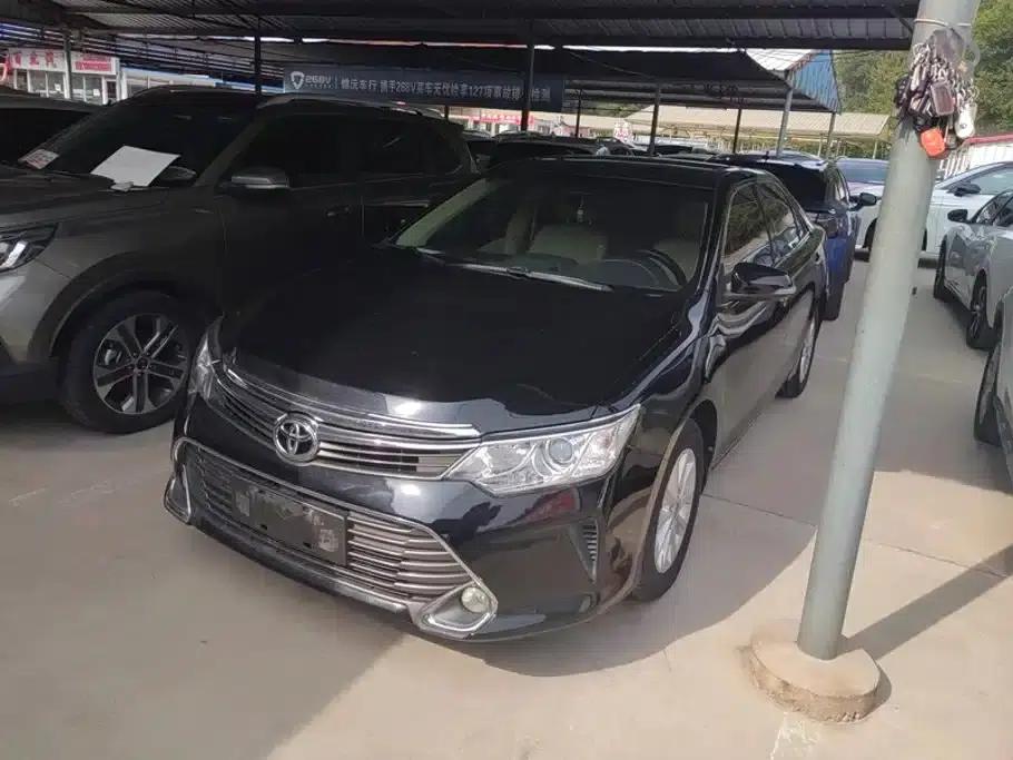 Camry 2015 2.0G Leading Edition — миниатюра 1