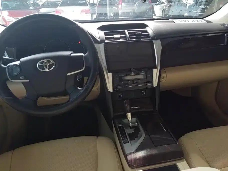 Camry 2015 2.0G Leading Edition — миниатюра 12