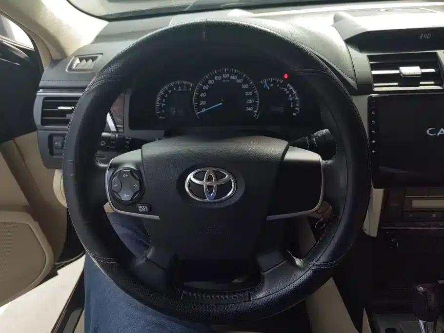 Camry 2015 2.0G Leading Edition — миниатюра 15