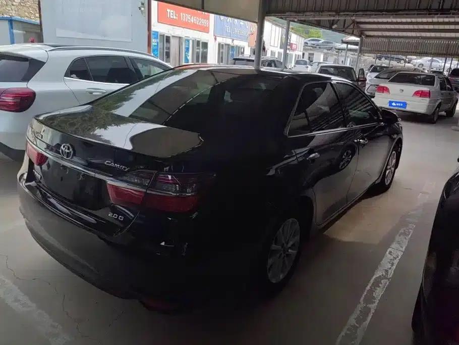 Camry 2015 2.0G Leading Edition — миниатюра 3