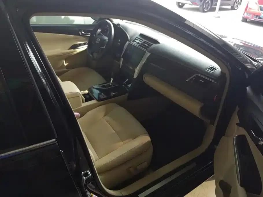 Camry 2015 2.0G Leading Edition — миниатюра 8