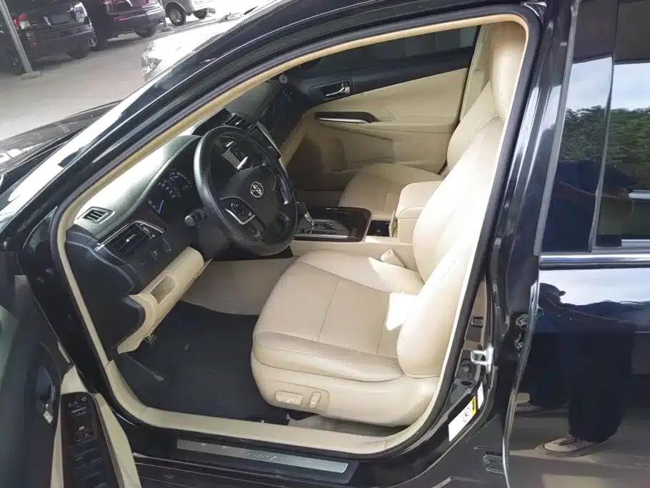 Camry 2015 2.0G Leading Edition — миниатюра 9