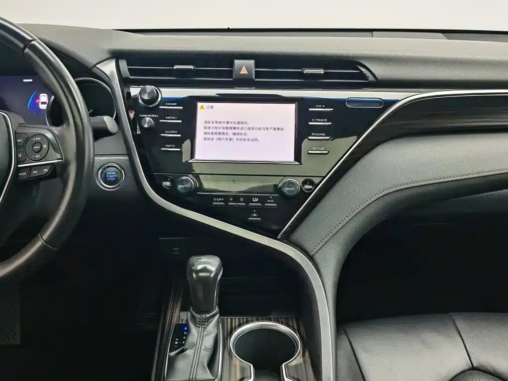 2018 Camry 2.0G Luxury Edition — миниатюра 12