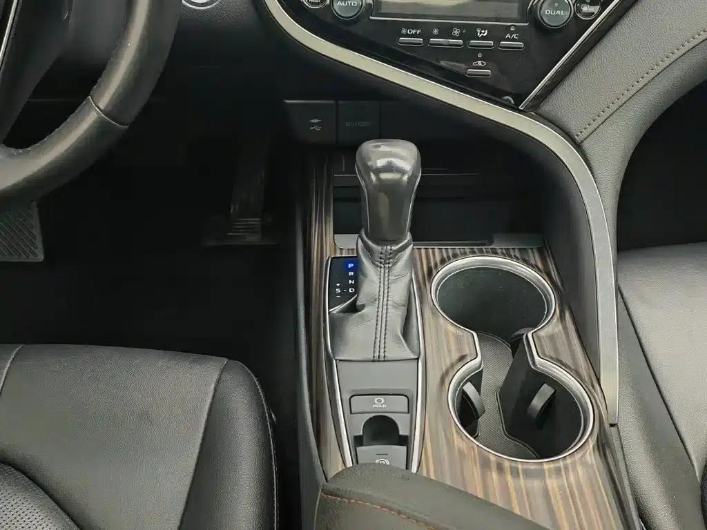 2018 Camry 2.0G Luxury Edition — миниатюра 13