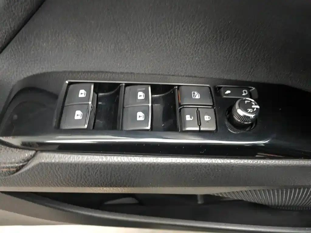2018 Camry 2.0G Luxury Edition — миниатюра 9