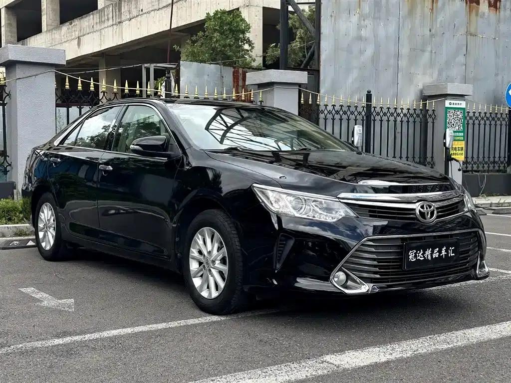 Camry 2015 2.0G Leading Edition — миниатюра 3