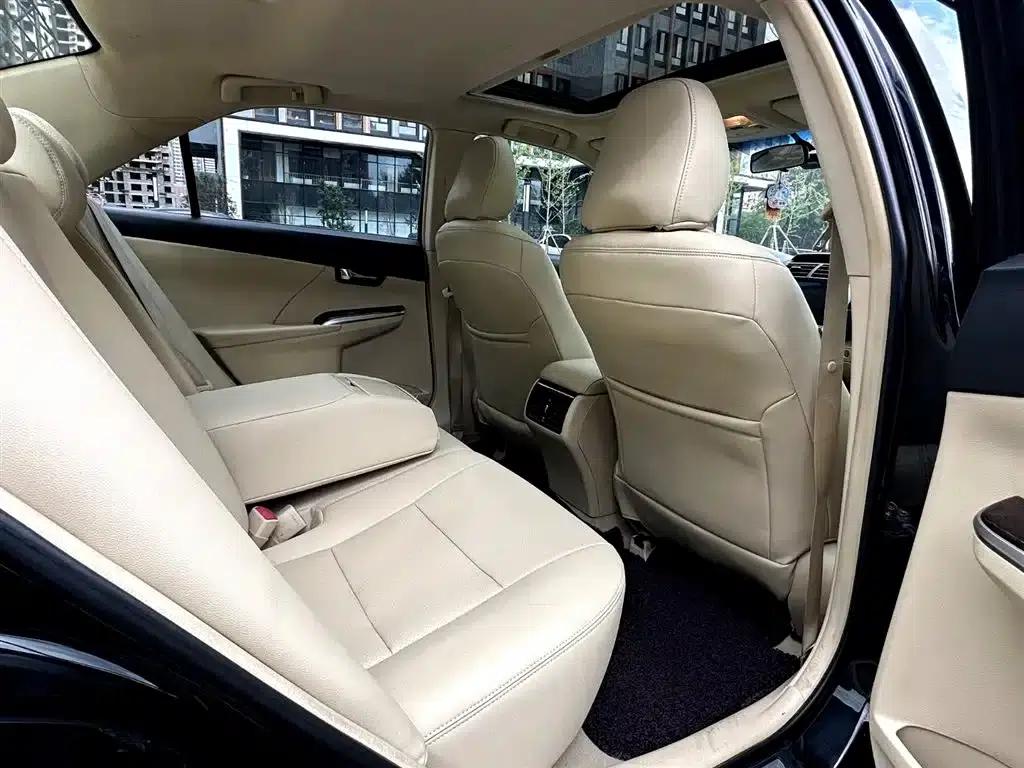 Camry 2015 2.0G Leading Edition — миниатюра 8