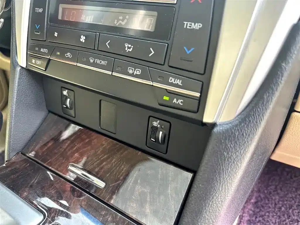 Camry 2015 2.0G Leading Edition — миниатюра 9