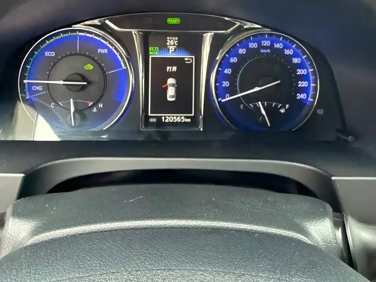 Camry 2016 Hybrid 2.5HG 10th Anniversary Luxury Navigation Edition — миниатюра 12