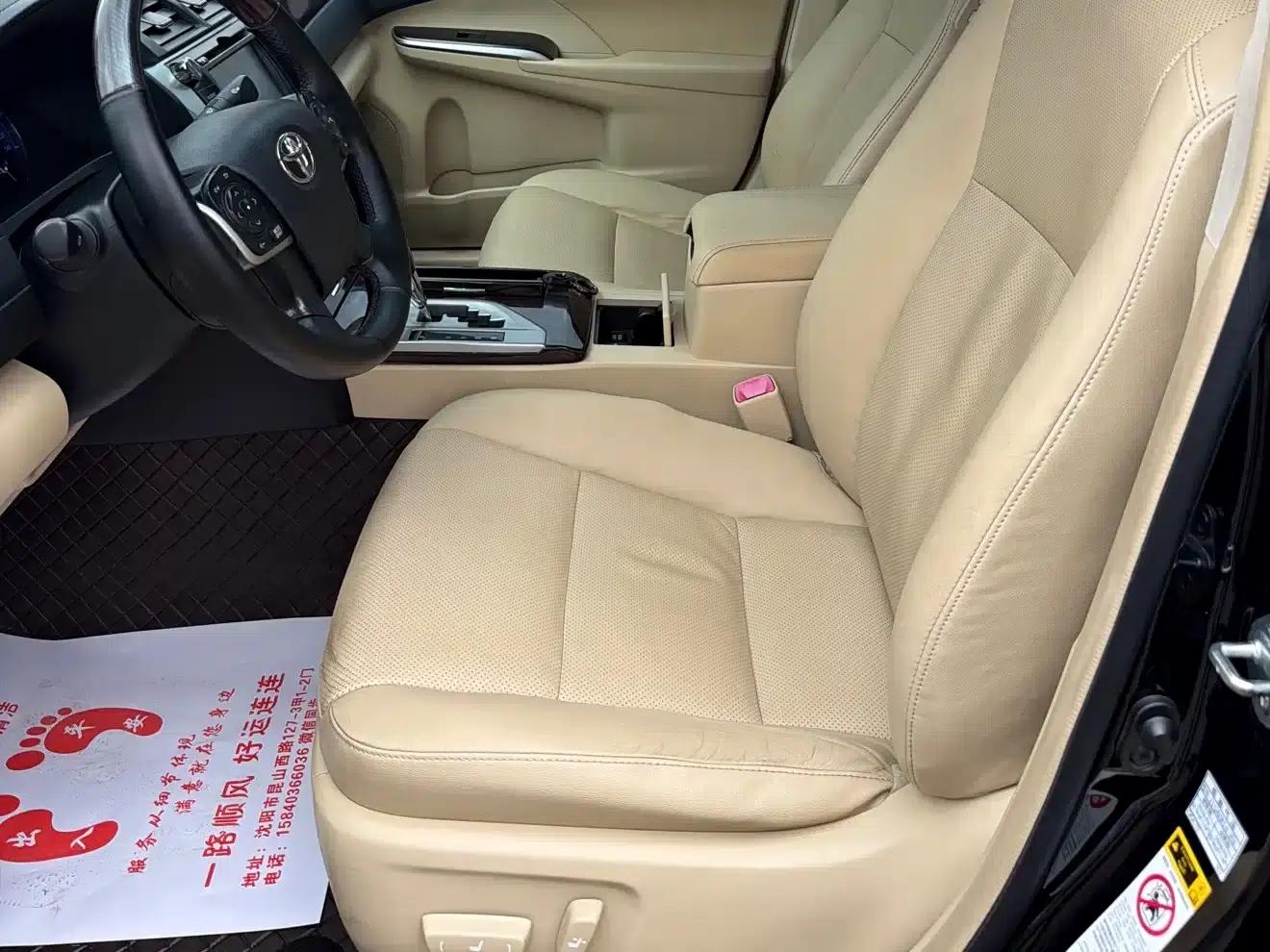 Camry 2016 Hybrid 2.5HG 10th Anniversary Luxury Navigation Edition — миниатюра 9