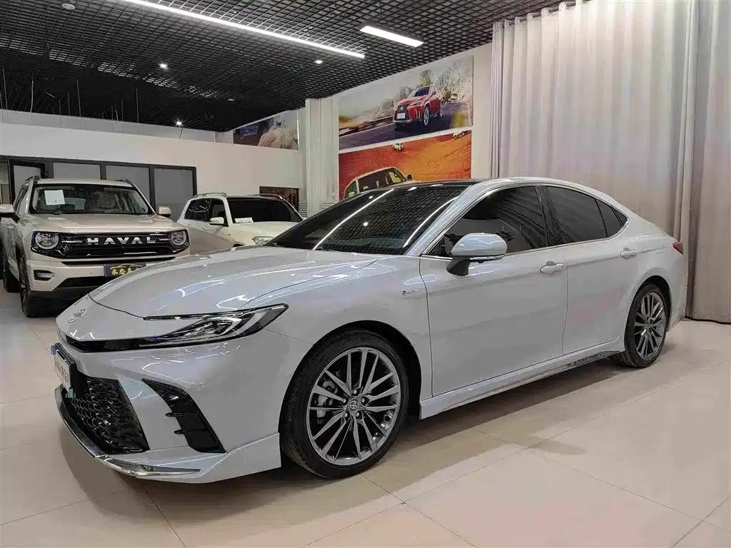 2024 Camry Hybrid 2.0HXS Sport Plus Edition — миниатюра 1