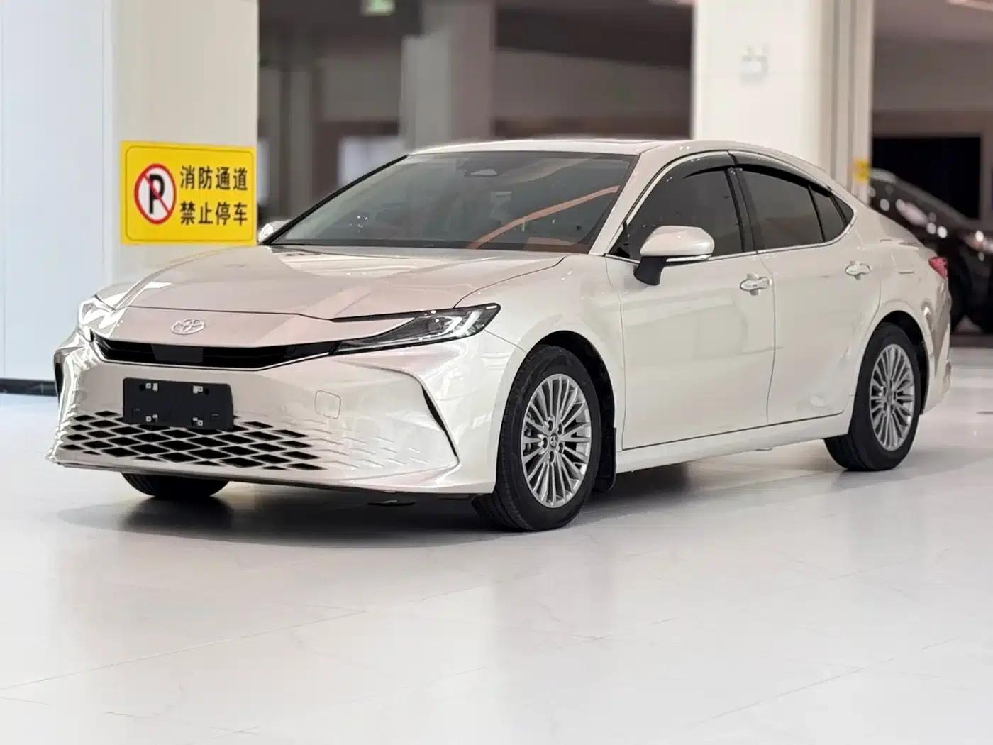 2024 Camry 2.0GVP Luxury Edition — миниатюра 1
