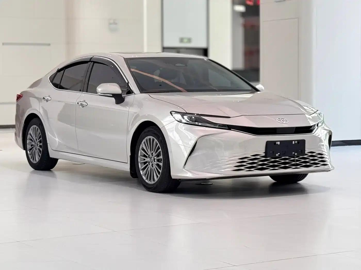 2024 Camry 2.0GVP Luxury Edition — миниатюра 3