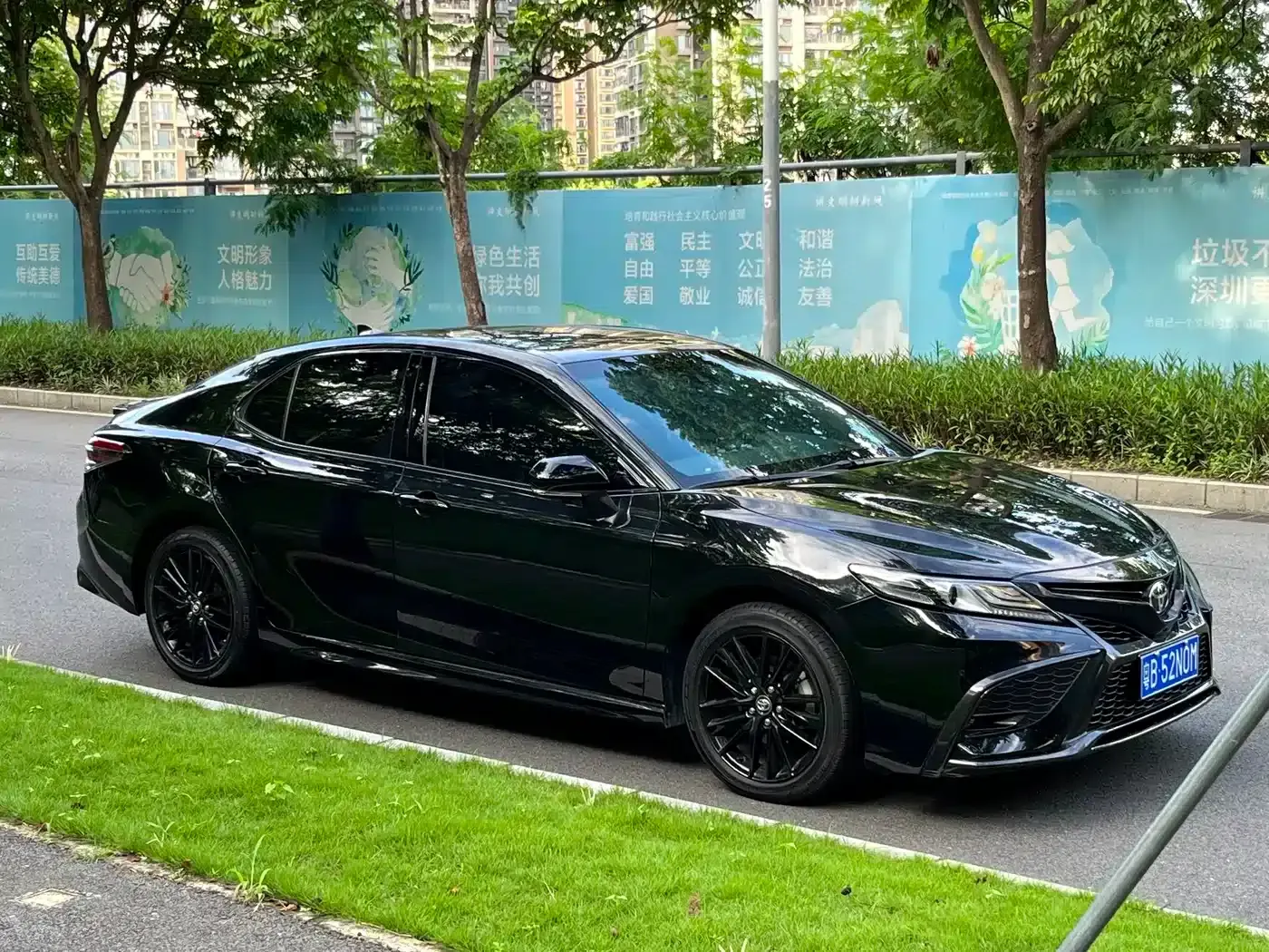 Camry 2022 2.0S Knight Edition — миниатюра 3