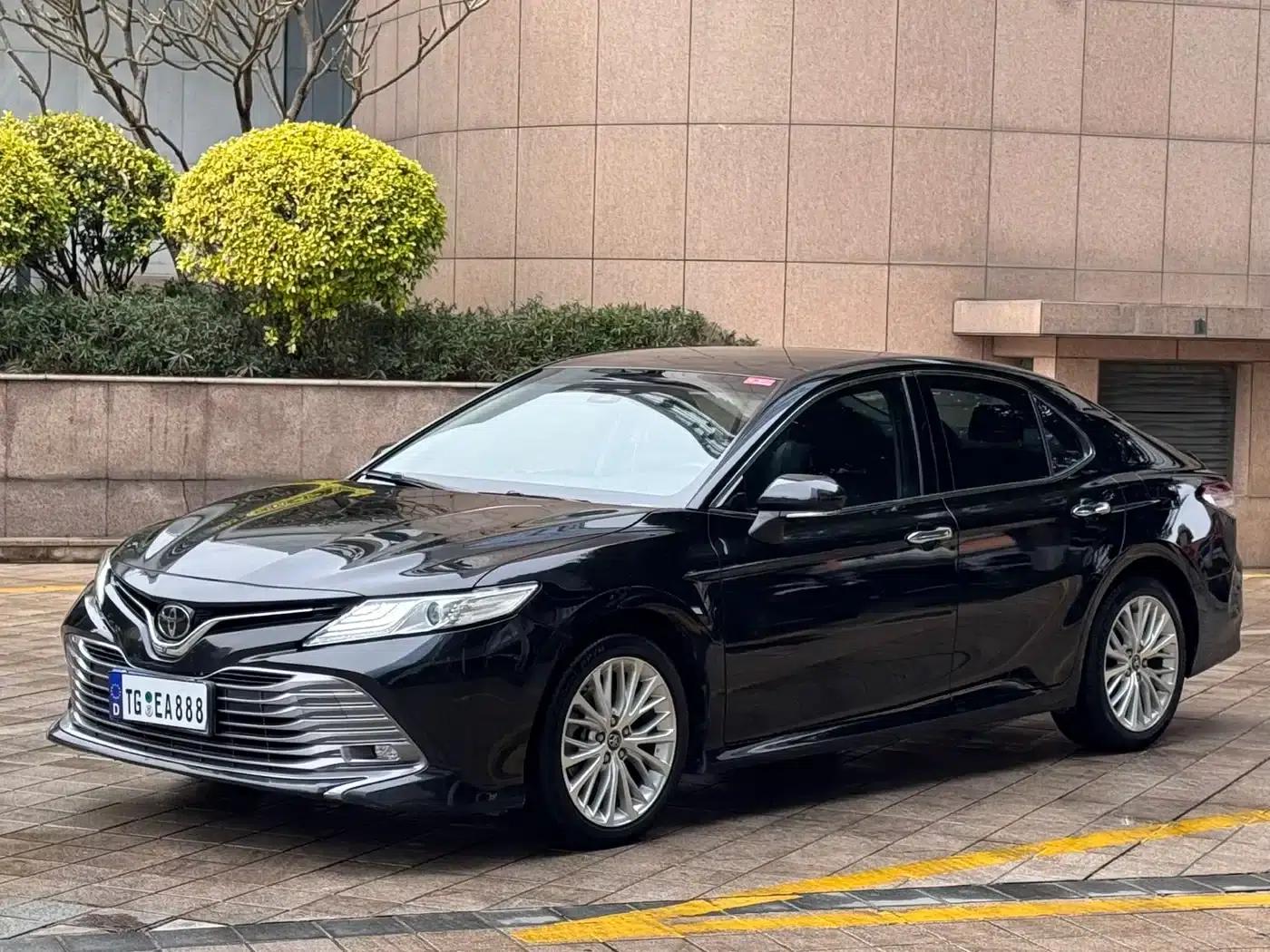 2018 Camry 2.5G Luxury Edition — миниатюра 1