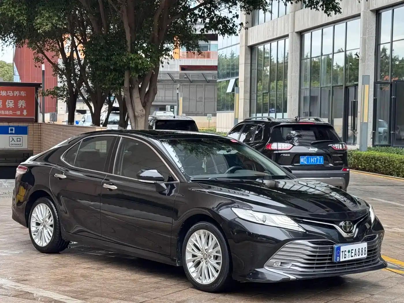 2018 Camry 2.5G Luxury Edition — миниатюра 3