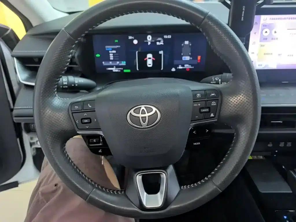 2024 Camry Hybrid 2.0HG Premium Edition — миниатюра 11