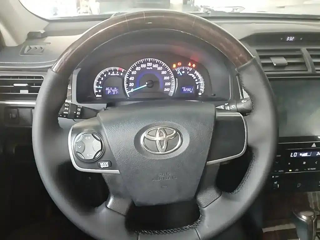Camry 2016 2.0G 10th Anniversary Leading Edition — миниатюра 11