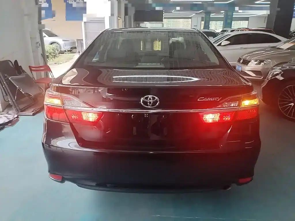 Camry 2016 2.0G 10th Anniversary Leading Edition — миниатюра 6