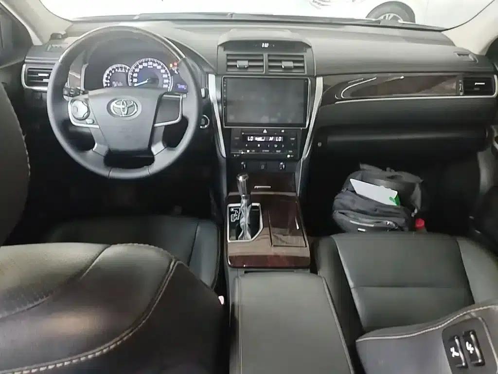 Camry 2016 2.0G 10th Anniversary Leading Edition — миниатюра 10
