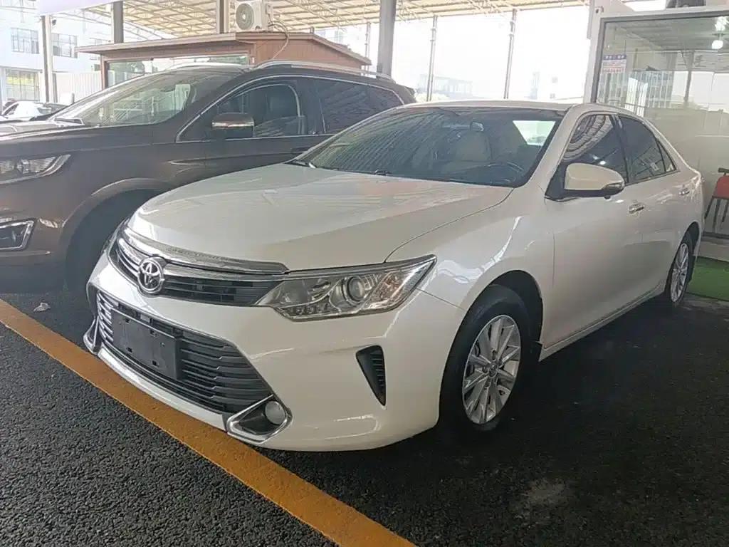 Camry 2015 2.0G Leading Edition — миниатюра 2
