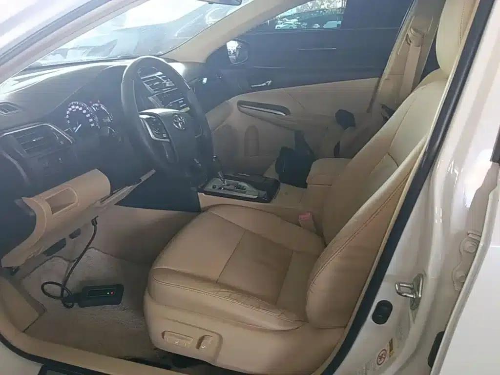 Camry 2015 2.0G Leading Edition — миниатюра 15