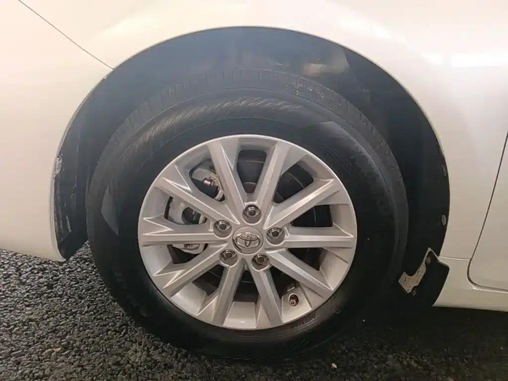 Camry 2015 2.0G Leading Edition — миниатюра 23