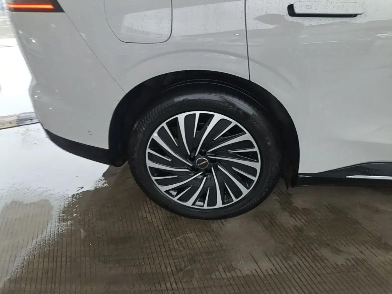 EXEED Star Era ET 2024 Extended-Range 240 Ultra All-Wheel Drive — миниатюра 11