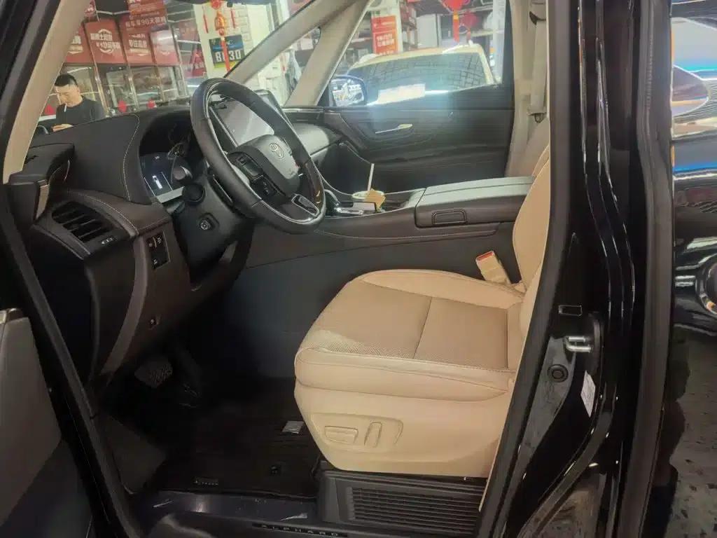 2024 Alphard Hybrid 2.5L Premium Edition — миниатюра 11