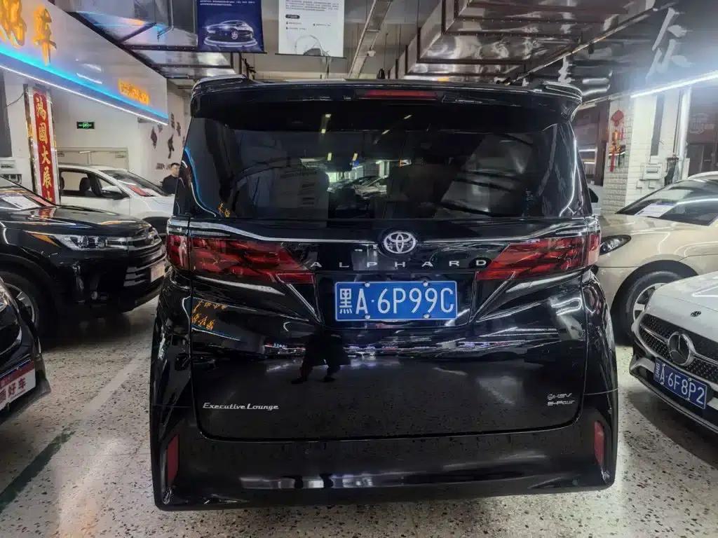 2024 Alphard Hybrid 2.5L Premium Edition — миниатюра 3