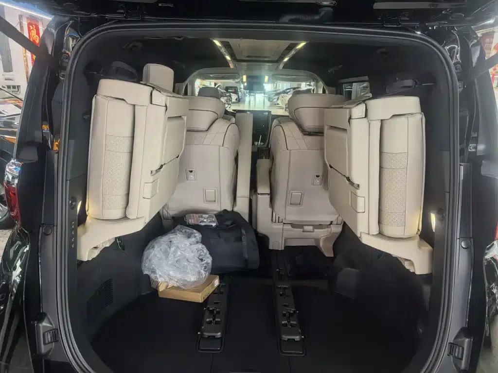 2024 Alphard Hybrid 2.5L Premium Edition — миниатюра 5