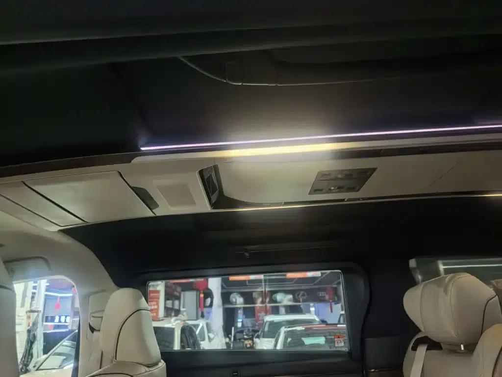 2024 Alphard Hybrid 2.5L Premium Edition — миниатюра 9