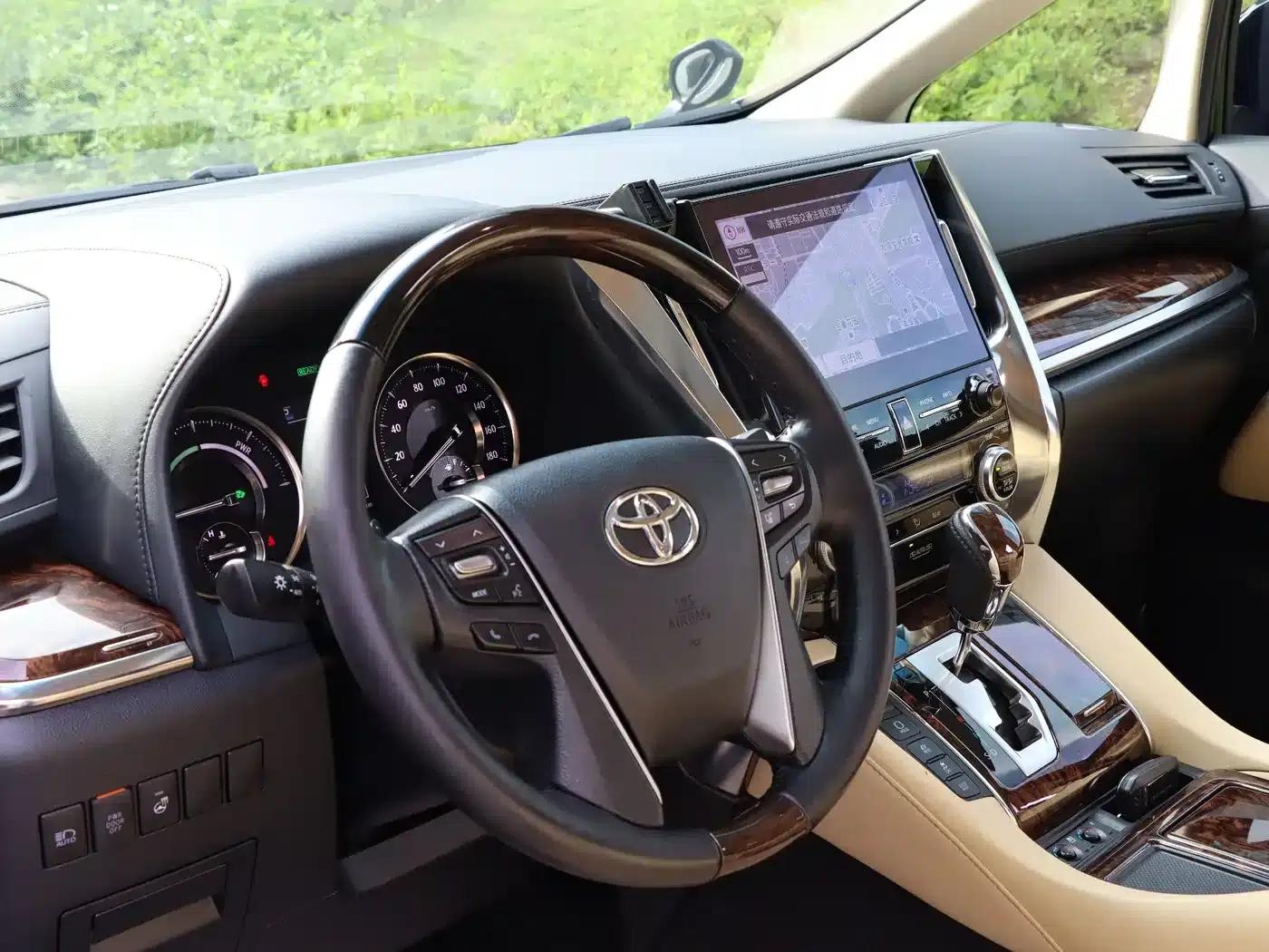 2021 Alphard Hybrid 2.5L Luxury Edition — миниатюра 14