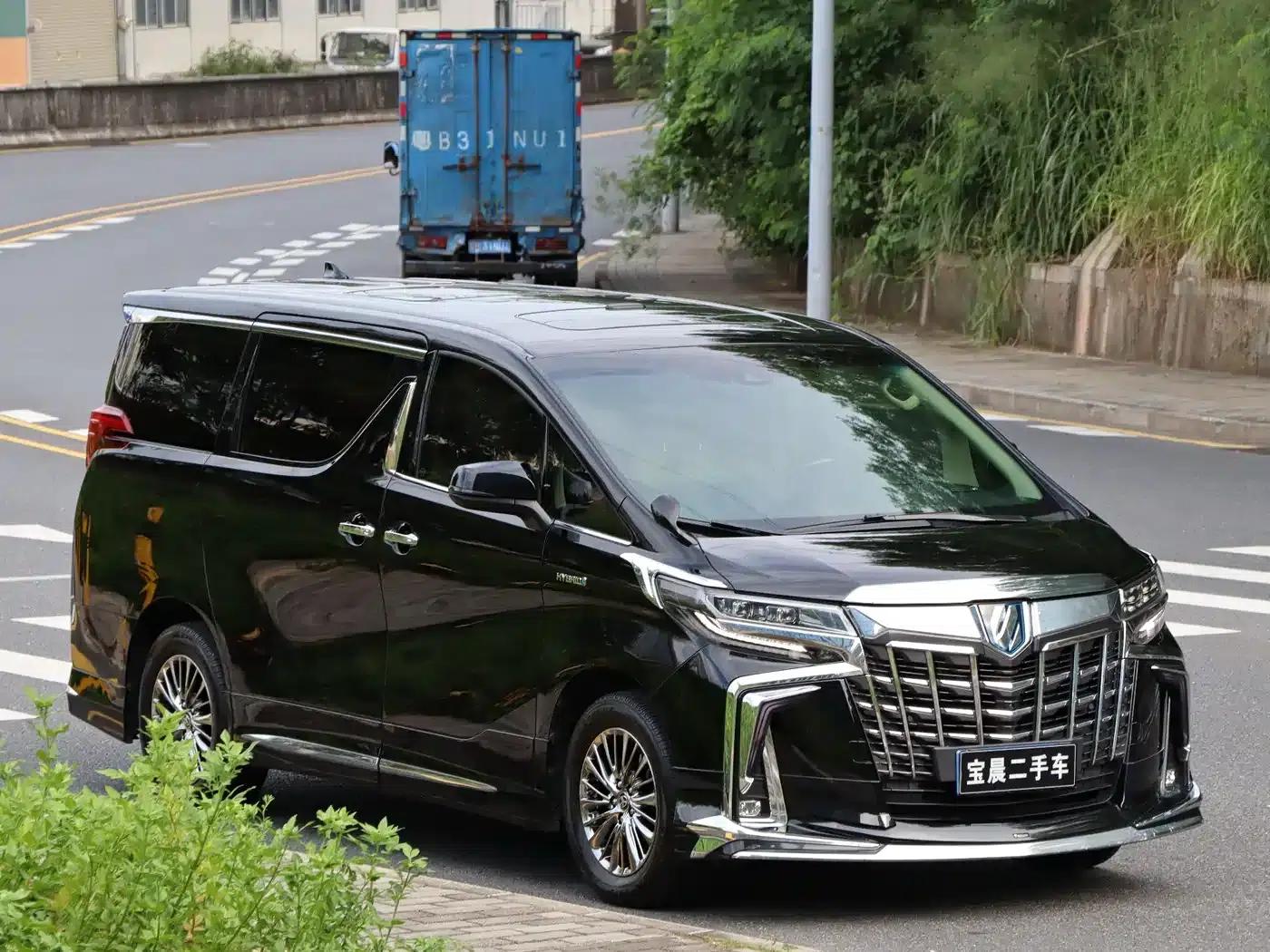 2021 Alphard Hybrid 2.5L Luxury Edition — миниатюра 3