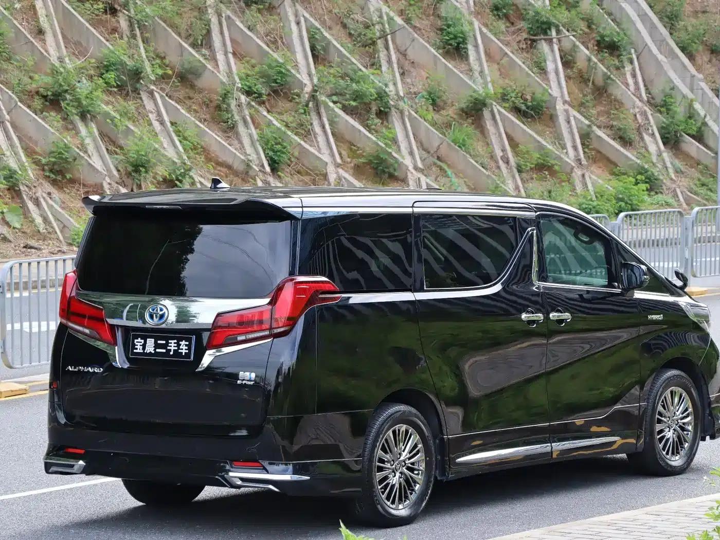 2021 Alphard Hybrid 2.5L Luxury Edition — миниатюра 6