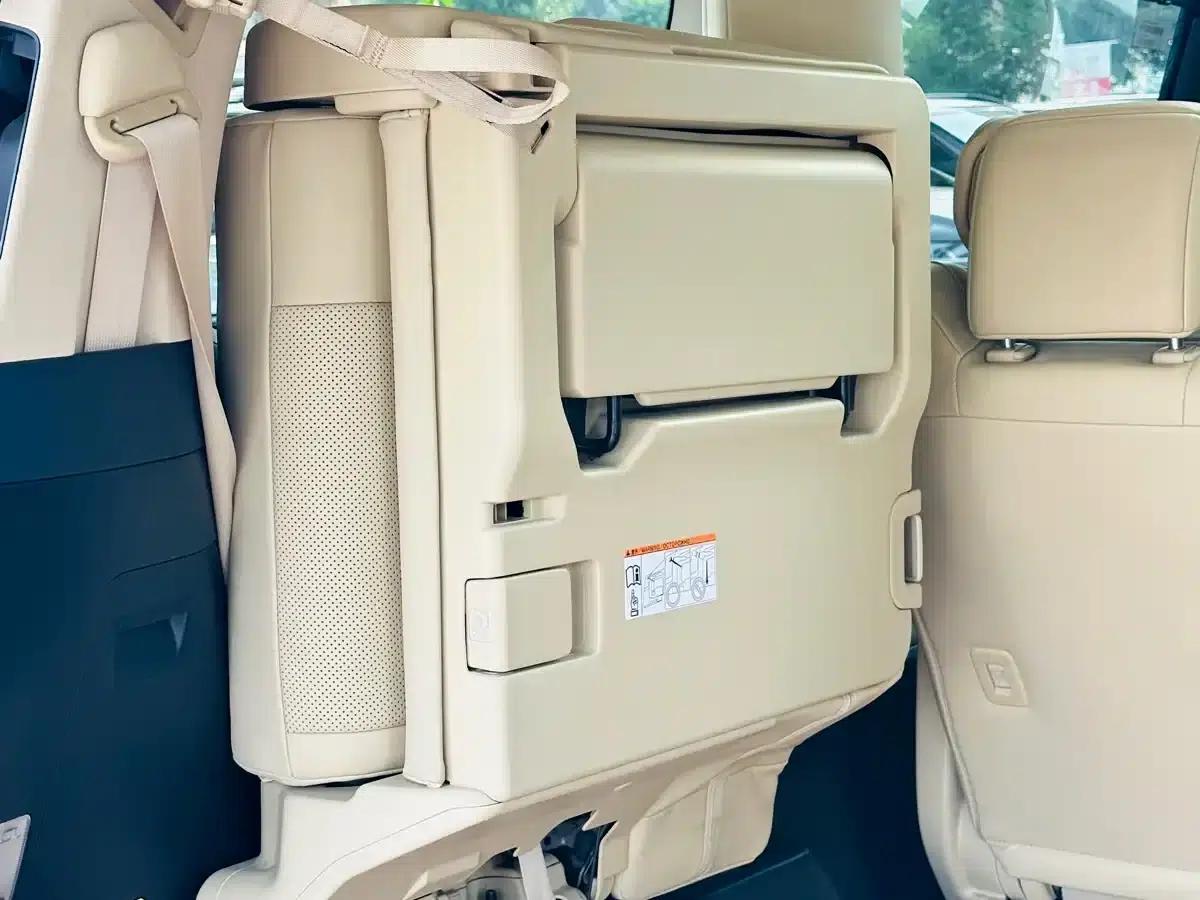 2018 Alphard 3.5L Premium Edition — миниатюра 29