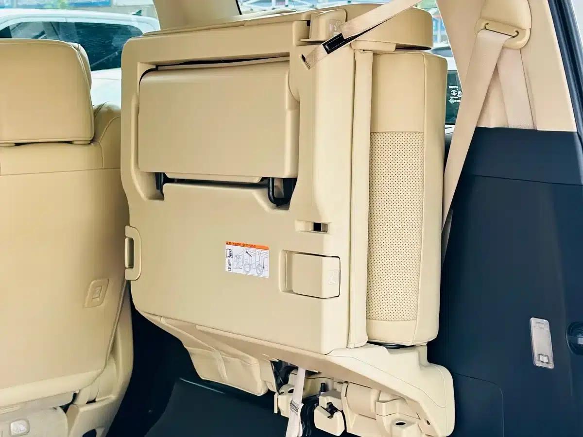 2018 Alphard 3.5L Premium Edition — миниатюра 30