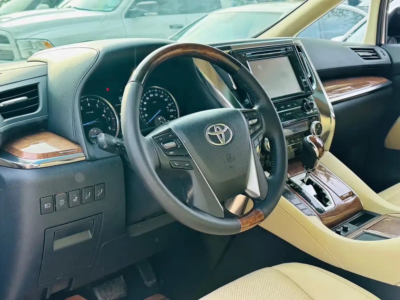 2018 Alphard 3.5L Premium Edition — миниатюра 8