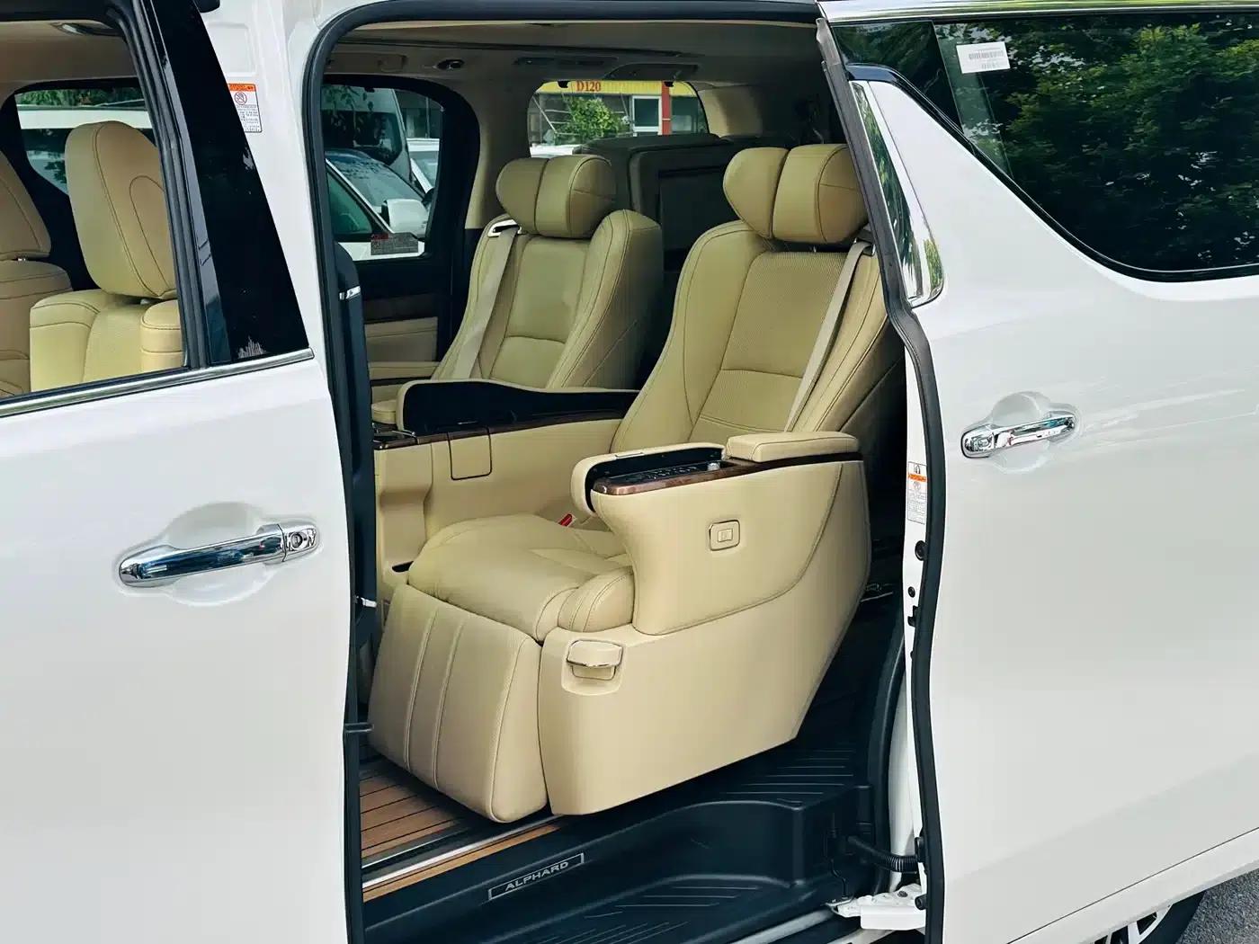 2018 Alphard 3.5L Premium Edition — миниатюра 9