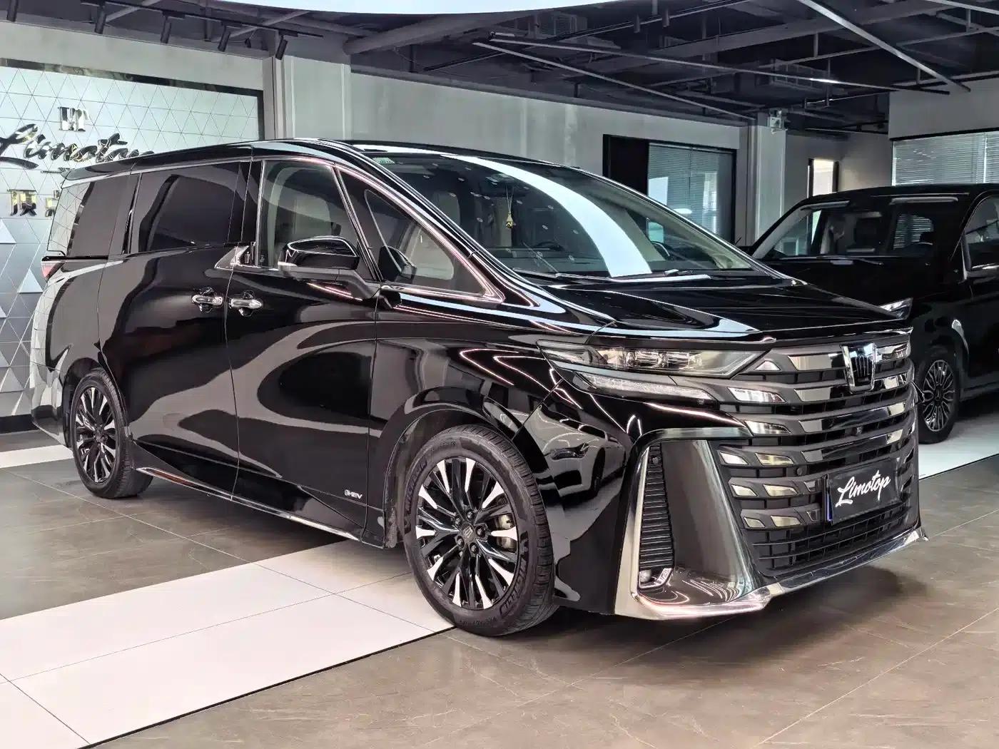 2024 Alphard Hybrid 2.5L Premium Edition — миниатюра 1