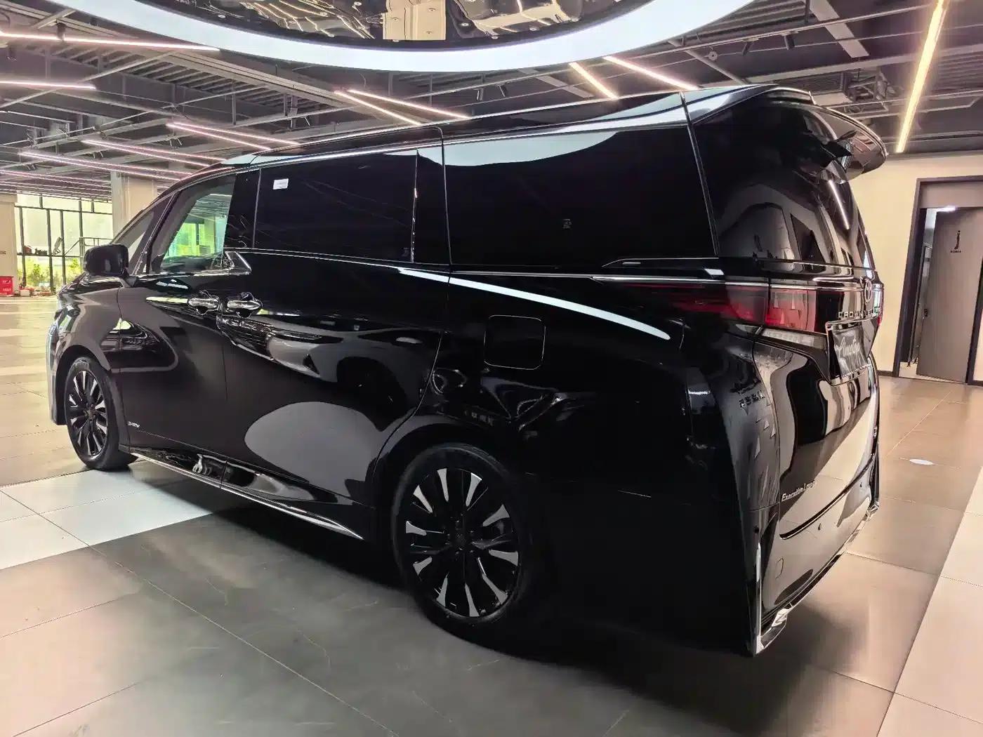 2024 Alphard Hybrid 2.5L Premium Edition — миниатюра 6