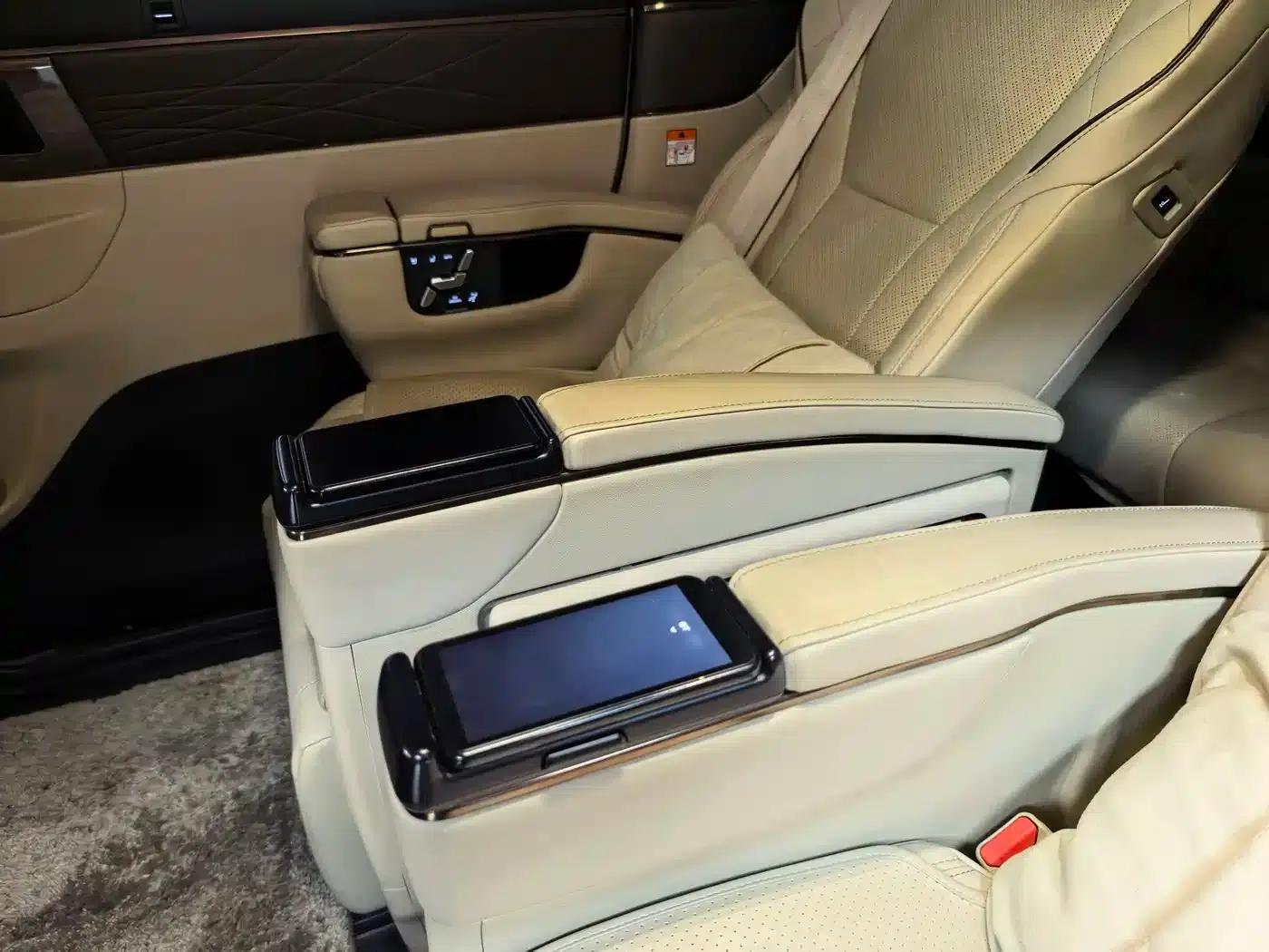 2024 Alphard Hybrid 2.5L Premium Edition — миниатюра 10