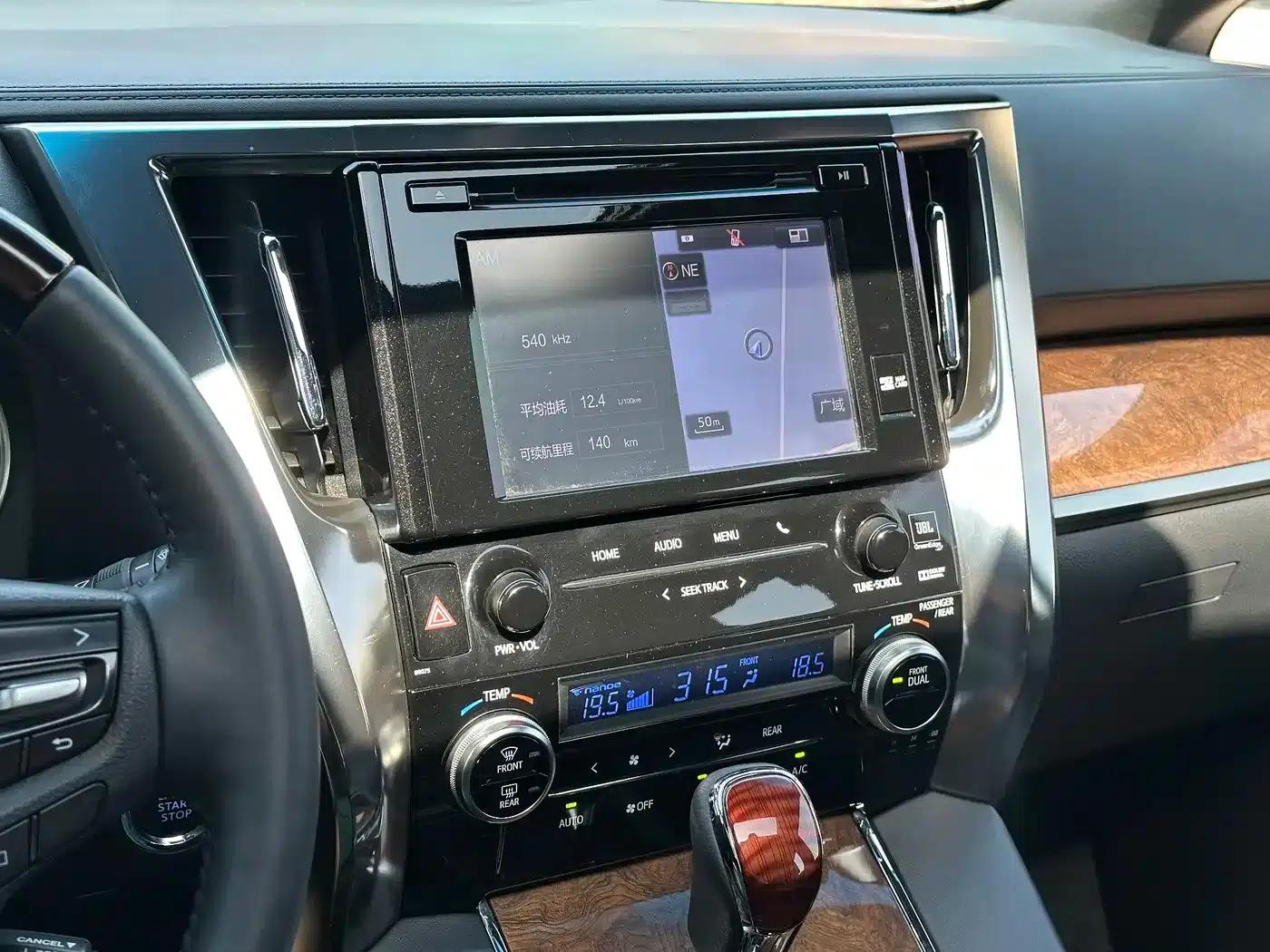 2015 Alphard 3.5L Premium Edition — миниатюра 12